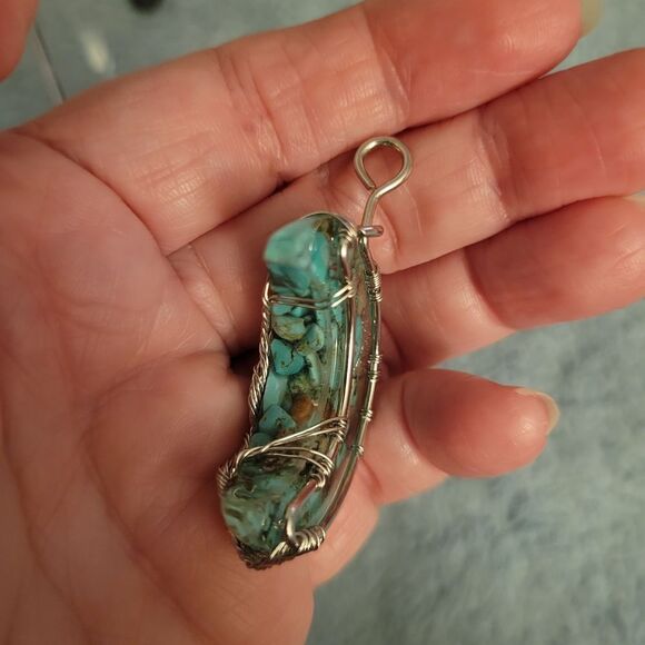 Crescent Moon Silver Tone And Turquoise / Glass - Picture 3 of 3
